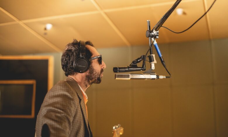 Con lo más distintivo del electropop: Claudio Pérez estrena su nuevo sencillo "Sin Ti"